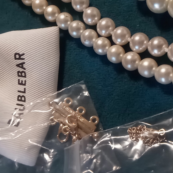 Baublebar clasp 2 faux pearl necklaces 3 pair of earrings,1 expandable beaded - Picture 7 of 10